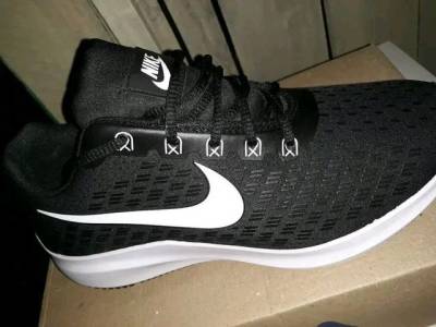 Tnis Nike Disponvel