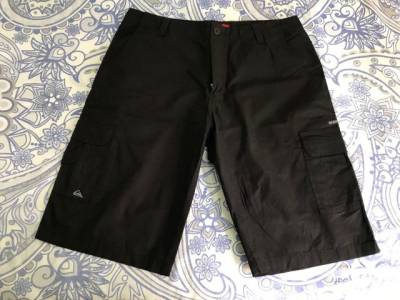 Bermudas Da Quiksilver Original ( Tamanho 42 E 44 )