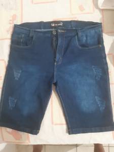 Bermudas Jeans, 40 Cada Uma.