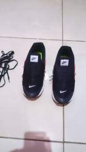 Vendo Tennis Top Da Nike Semi-novo 41-42