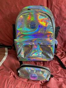 Vendo:   Mochila Hologrfica Com Estojo Da Bagaggio -  Semi Novos!!