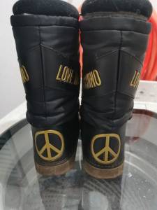 Bota De Neve Moschino