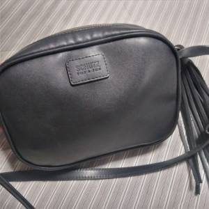 Bolsa Schutz Crossbody