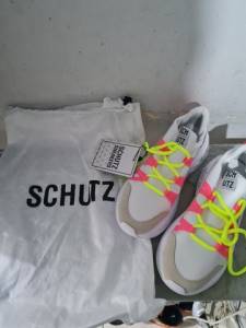 Tenis Schutz