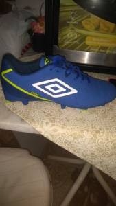 Chuteira Umbro Nova