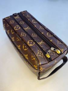 Necessarie Louis Vuitton