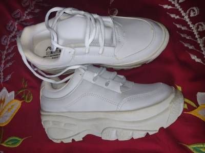 Sapatos Branco