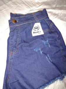 Vende-se Short Jeans Feminino