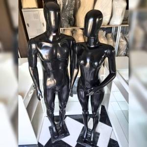 Manequins Preto