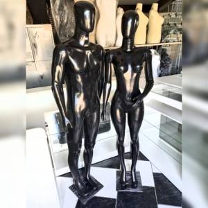 Manequins Preto