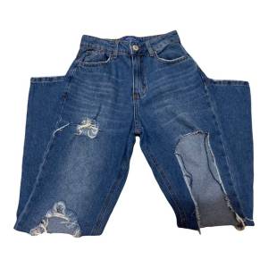 Cala Jeans Cintura Mdia Com Rasgos No Joelho