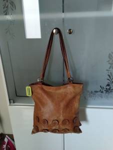 Bolsa De Couro Com Detalhes ?