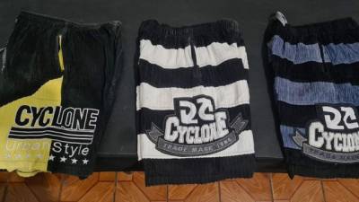 3 Bermudas Da Cyclone Nas Tres 100 Reais