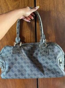 Bolsa De Mo Guess Cinza Monograma