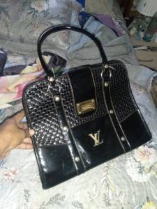 Vendo Bolsa Original Da Louis Wuitton Original