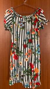 Vendo Vestido Floral Listrado