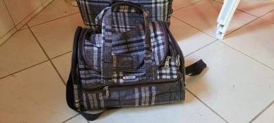 Conjunto Malas De Viagem Tonin Novas: Grande E Pequena (vendo Separado)