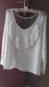 Blusa Com Tule E Renda