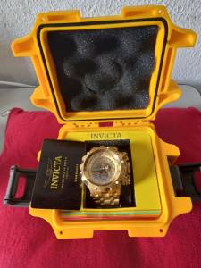 Invicta Venom (11) 9 6079-8657