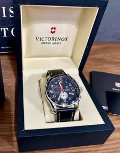 Relgio Victorinox Swiss Army Classic Xis Alarme Chronograph 241280