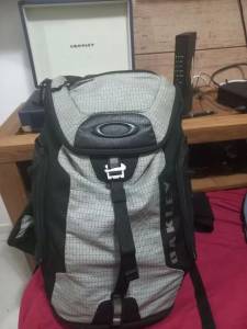 Mochila Oakley - Seminova (original)