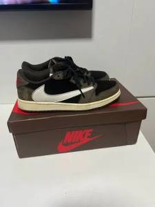 Jordan 1 Low Travis Scott