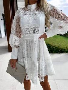 Vestido Branco Todo Em Renda E Detalhes Em Guiper