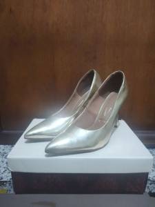 Scarpin Vizzano Dourado 38 Novo