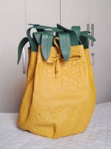 Mochila Farm Abacaxi Amarelo Couro