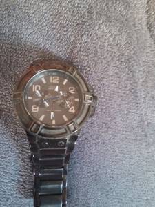 Vendo Relgio Guess Usado