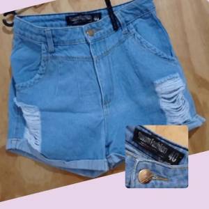 Short Jeans