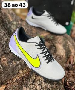 Chuteira Nike Society R$120,00