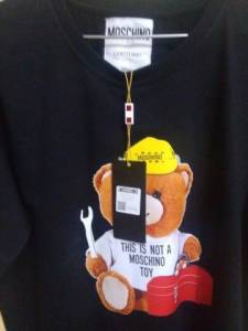 Camiseta Moschino !!