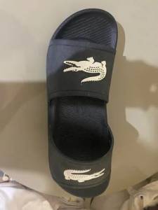 Chinelo Lacoste