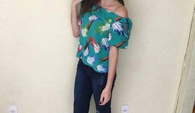 Blusa Verde Com Detalhes Nas Mangas