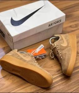 Tnis Nike Air Force Caramelo