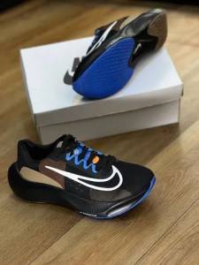 Nike Air Zoomx Fly 5