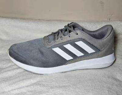 Tnis Adidas 42