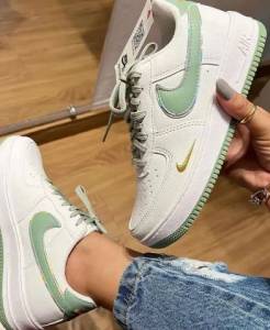 Tnis Nike