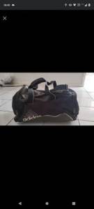 Vendo Uma Bolsa Adidas Original Masculina.