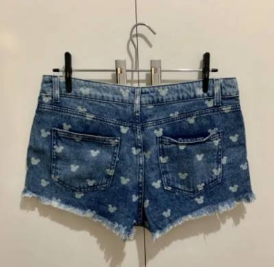 (tamanho: 40) Short Jeans Mickey Disney