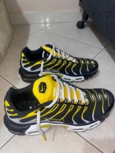 Tnis Nike Air Max Plus Preto/amarelo