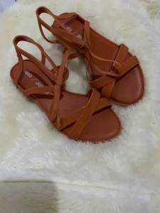 Vendo Melissa Tam 33/34