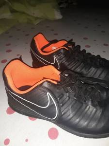 Vendo Uma Chuteira Nike