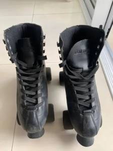 Patins Preto 4 Rodas