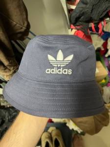 Bucket Adidas