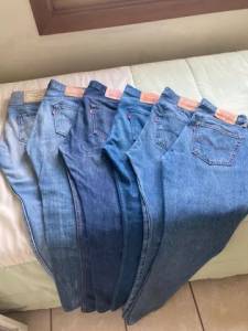 6 Calas Levi Strauss 80,00 Cada