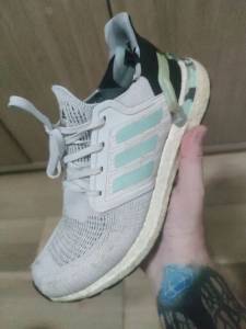 Tnis Ultraboost 19