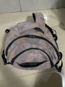 Mochila Fila, timo Estado