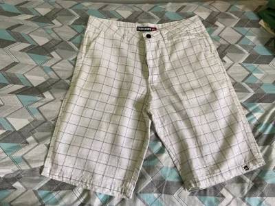 Bermudas Da Quiksilver Original ( Tamanho 42 E 44 )